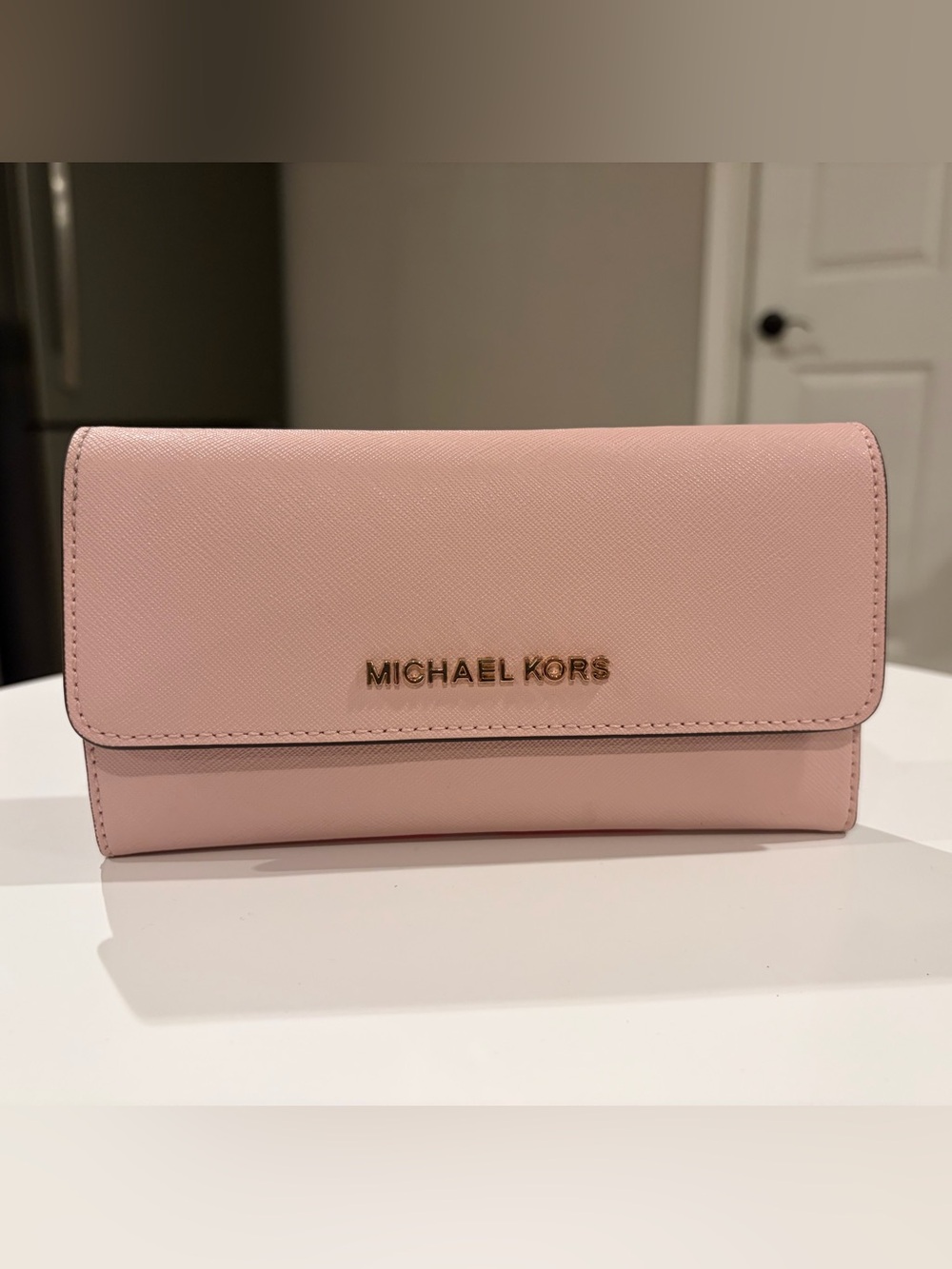 Michael Kors Jet Set Travel Large Trifold Light Pink Saffiano Leather Wallet